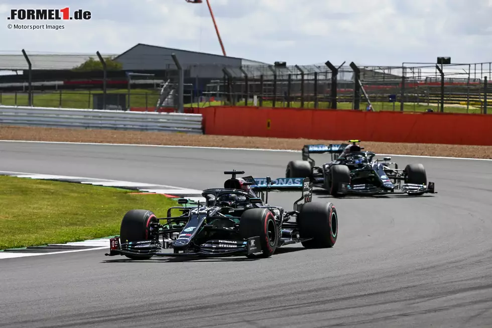 Foto zur News: Lewis Hamilton (Mercedes) und Valtteri Bottas (Mercedes)