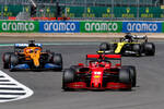 Foto zur News: Charles Leclerc (Ferrari), Carlos Sainz (McLaren) und Daniel Ricciardo (Renault)