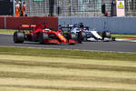 Foto zur News: Sebastian Vettel (Ferrari) und Daniil Kwjat (AlphaTauri)