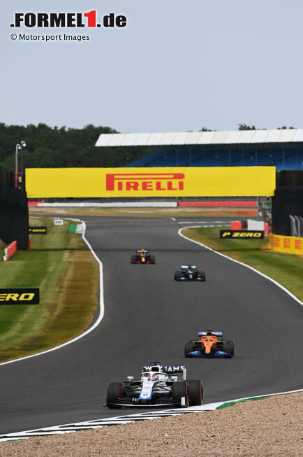 Foto zur News: George Russell (Williams), Carlos Sainz (McLaren), Lewis Hamilton (Mercedes) und Alexander Albon (Red Bull)