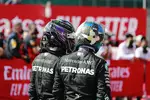 Foto zur News: Lewis Hamilton (Mercedes) und Valtteri Bottas (Mercedes)