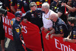 Foto zur News: Max Verstappen (Red Bull), Christian Horner, Helmut Marko und Adrian Newey