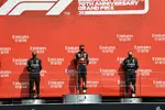 Foto zur News: Lewis Hamilton (Mercedes), Max Verstappen (Red Bull) und Valtteri Bottas (Mercedes)