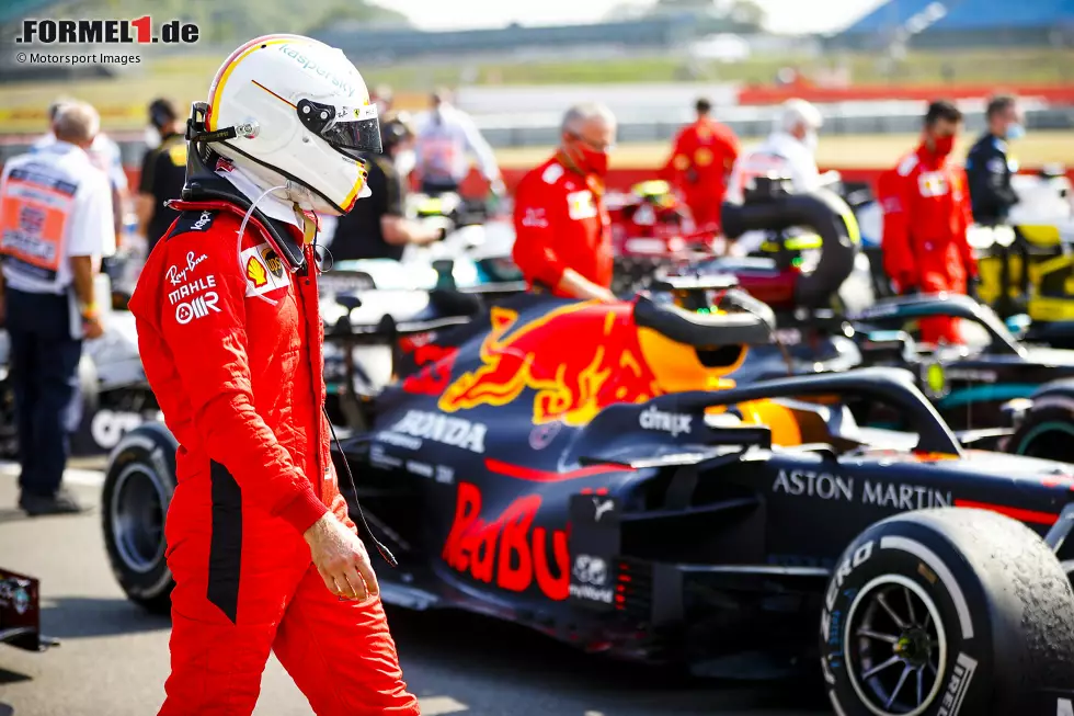 Foto zur News: Sebastian Vettel (Ferrari) und Max Verstappen (Red Bull)