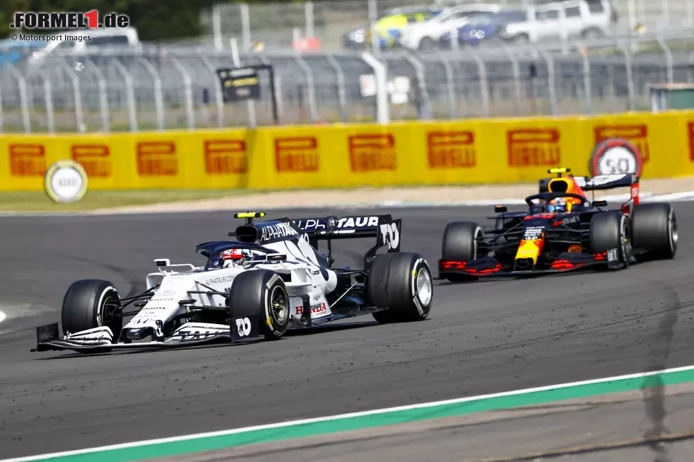 Foto zur News: Pierre Gasly (AlphaTauri) und Alexander Albon (Red Bull)