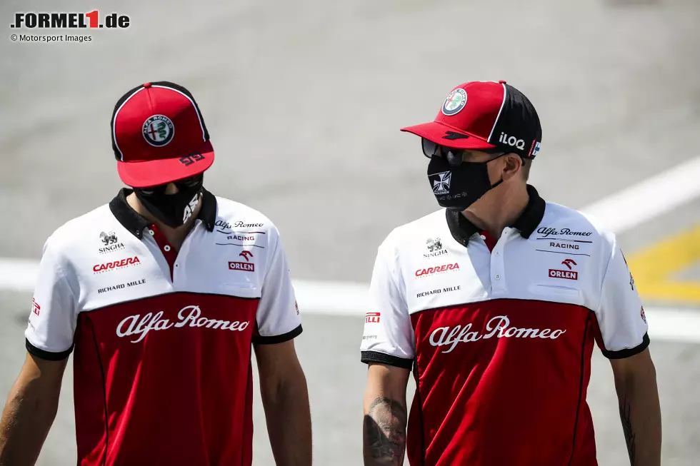 Foto zur News: Antonio Giovinazzi (Alfa Romeo) und Kimi Räikkönen (Alfa Romeo)