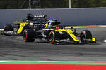 Foto zur News: Esteban Ocon (Renault) und Daniel Ricciardo (Renault)