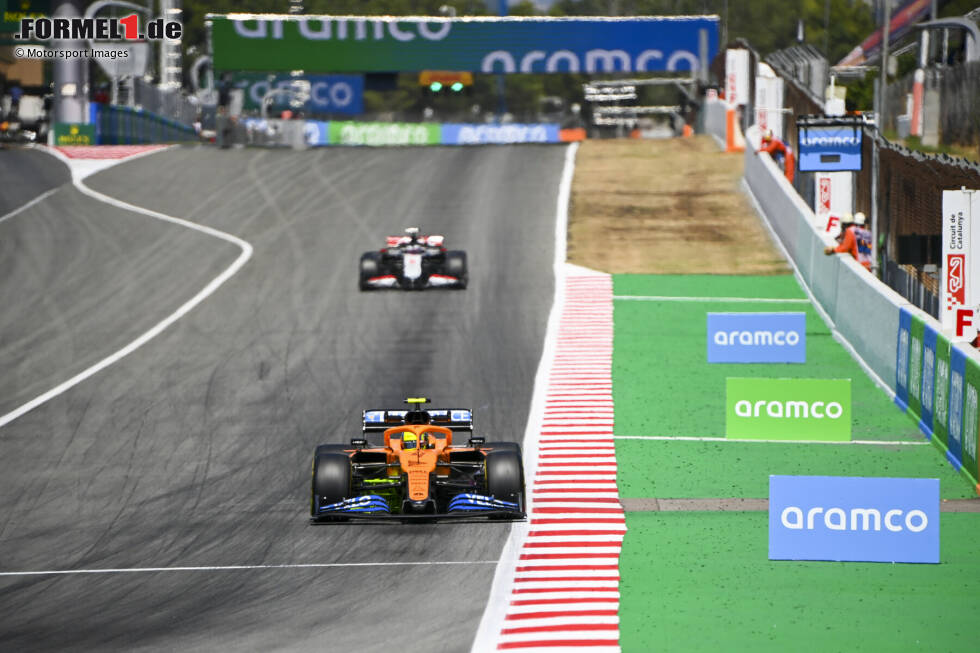 Foto zur News: Lando Norris (McLaren) und Romain Grosjean (Haas)