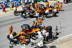 Foto zur News: Carlos Sainz (McLaren) und Lando Norris (McLaren)