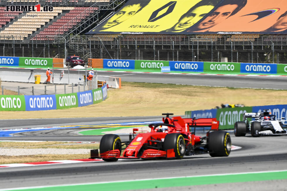 Foto zur News: Sebastian Vettel (Ferrari) und Daniil Kwjat (AlphaTauri)