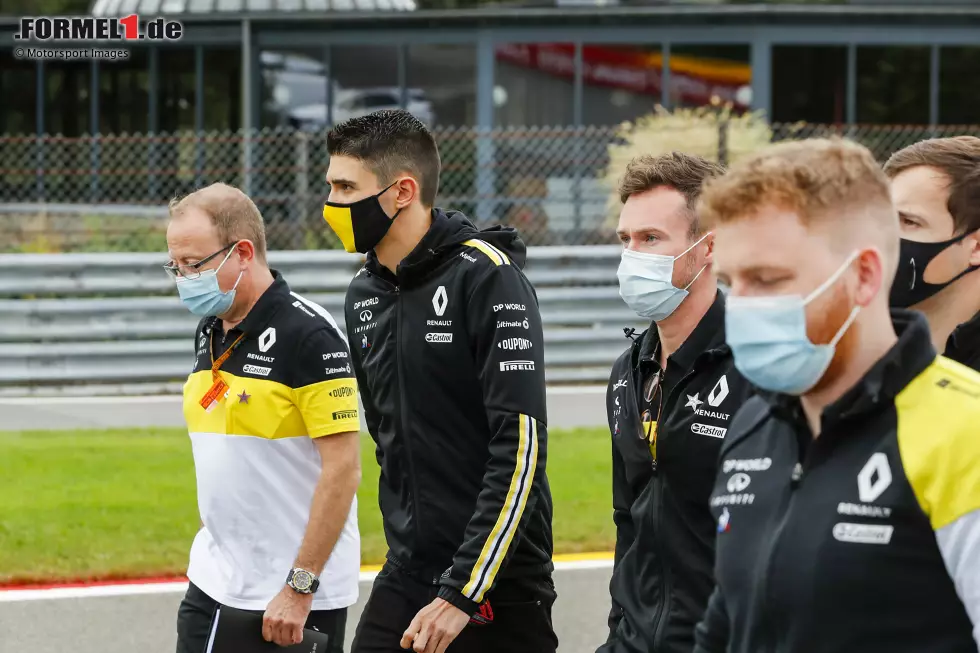 Foto zur News: Esteban Ocon (Renault)