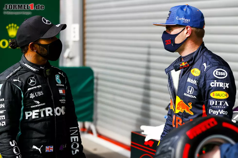 Foto zur News: Lewis Hamilton (Mercedes) und Max Verstappen (Red Bull)