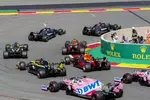 Foto zur News: Lewis Hamilton (Mercedes), Valtteri Bottas (Mercedes), Max Verstappen (Red Bull) und Daniel Ricciardo (Renault)