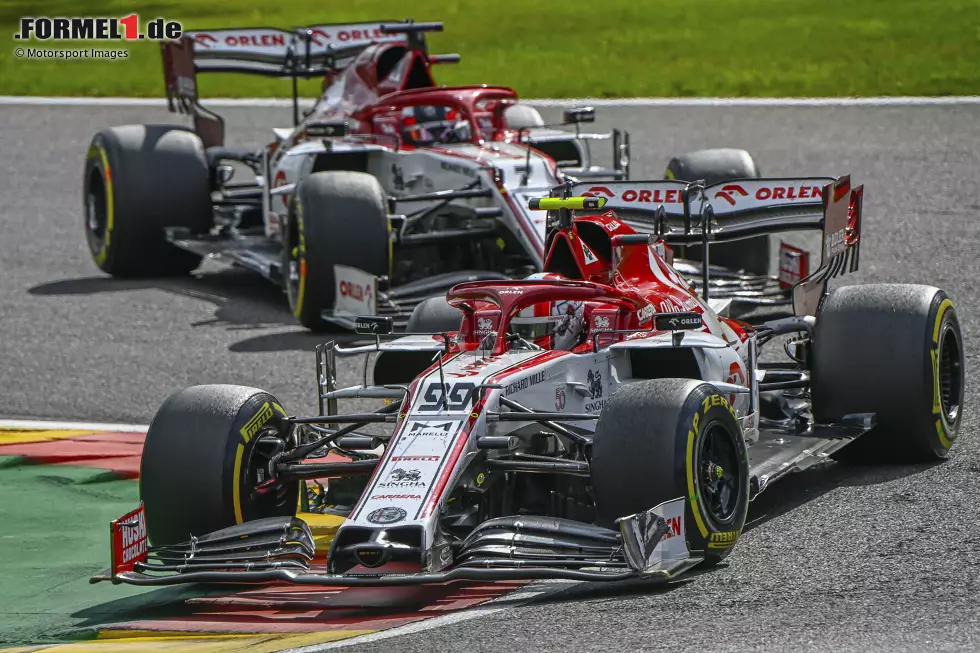 Foto zur News: Antonio Giovinazzi (Alfa Romeo) und Kimi Räikkönen (Alfa Romeo)