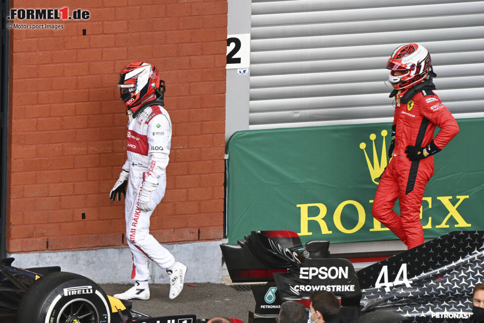 Foto zur News: Kimi Räikkönen (Alfa Romeo) und Charles Leclerc (Ferrari)