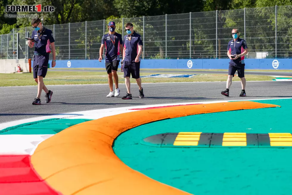 Foto zur News: Lance Stroll (Racing Point)