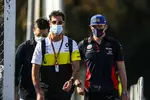 Foto zur News: Daniel Ricciardo (Renault) und Max Verstappen (Red Bull)