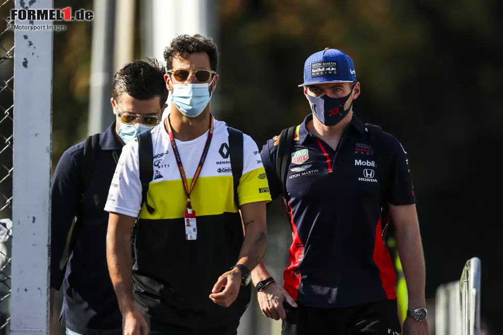 Foto zur News: Daniel Ricciardo (Renault) und Max Verstappen (Red Bull)