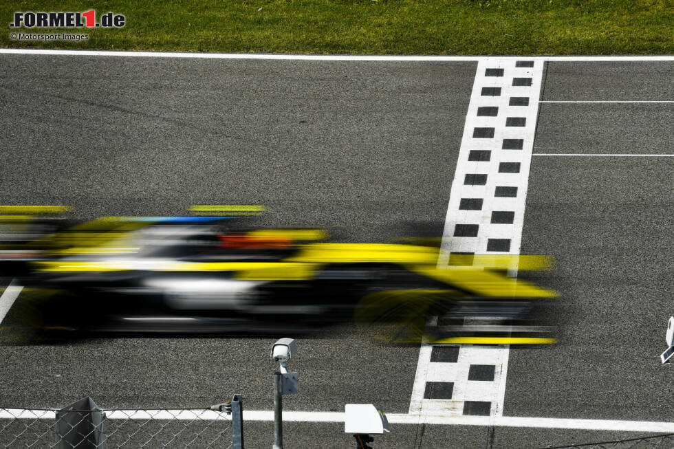 Foto zur News: Esteban Ocon (Renault)