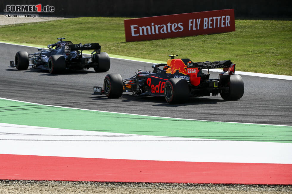Foto zur News: Lewis Hamilton (Mercedes) und Alexander Albon (Red Bull)