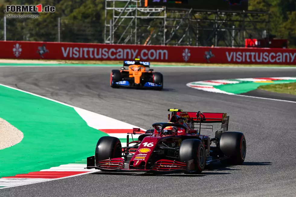 Foto zur News: Charles Leclerc (Ferrari) und Lando Norris (McLaren)