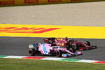 Foto zur News: Sergio Perez (Racing Point) und Charles Leclerc (Ferrari)