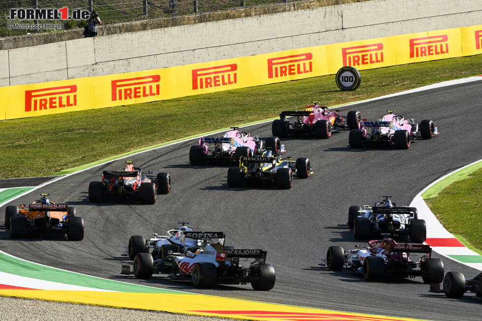 Charles Leclerc (Ferrari), Lance Stroll (Racing Point), Sergio Perez (Racing Point) und Daniel Ricciardo (Renault) Charles Leclerc (Ferrari), Lance Stroll (Racing Point), Sergio Perez (Racing Point) und Daniel Ricciardo (Renault)