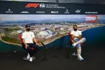 Foto zur News: Valtteri Bottas (Mercedes) und Lewis Hamilton (Mercedes)