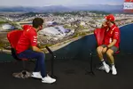 Foto zur News: Charles Leclerc (Ferrari) und Sebastian Vettel (Ferrari)