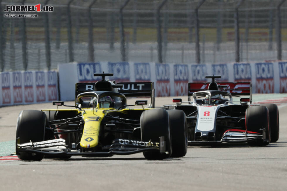 Foto zur News: Daniel Ricciardo (Renault) und Romain Grosjean (Haas)