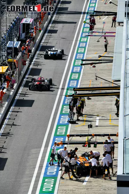 Foto zur News: George Russell (Williams), Antonio Giovinazzi (Alfa Romeo) und Carlos Sainz (McLaren)