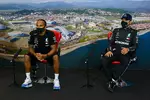 Foto zur News: Lewis Hamilton (Mercedes) und Valtteri Bottas (Mercedes)