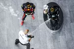 Foto zur News: Max Verstappen (Red Bull) und Valtteri Bottas (Mercedes)