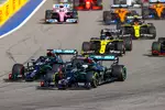 Foto zur News: Lewis Hamilton (Mercedes), Valtteri Bottas (Mercedes), Max Verstappen (Red Bull), Daniel Ricciardo (Renault) und Esteban Ocon (Renault)