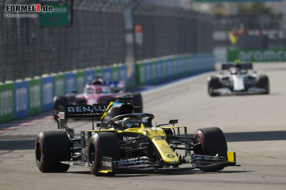 Foto zur News: Daniel Ricciardo (Renault) und Sergio Perez (Racing Point)