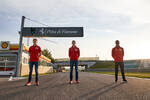 Foto zur News: Robert Schwarzman, Callum Ilott, Mick Schumacher (Ferrari)