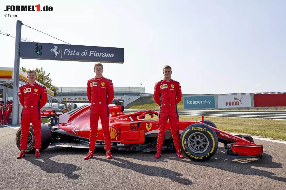 Foto zur News: Callum Ilott, Robert Schwarzman Mick Schumacher (Ferrari) mit dem Ferrari SF71H