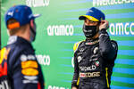 Foto zur News: Daniel Ricciardo (Renault) und Max Verstappen (Red Bull)