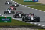 Foto zur News: Antonio Giovinazzi (Alfa Romeo), Kevin Magnussen (Haas) und Nicholas Latifi (Williams)