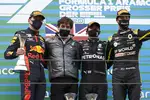 Foto zur News: Max Verstappen (Red Bull), Lewis Hamilton (Mercedes) und Daniel Ricciardo (Renault)