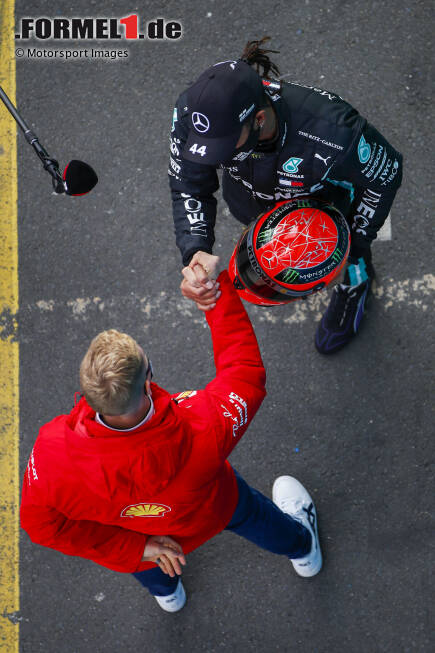 Foto zur News: Mick Schumacher, Lewis Hamilton (Mercedes) und Michael Schumacher