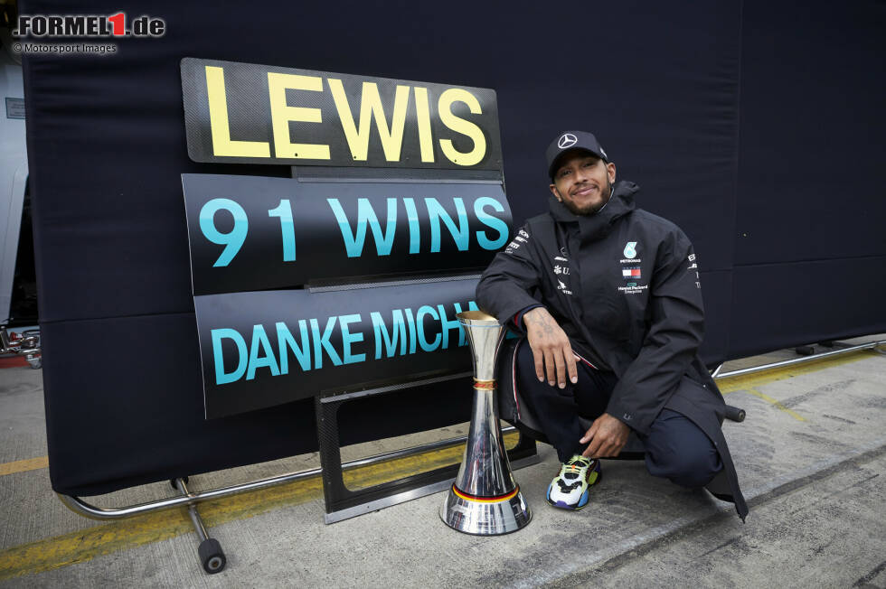 Foto zur News: Lewis Hamilton (Mercedes) und Michael Schumacher