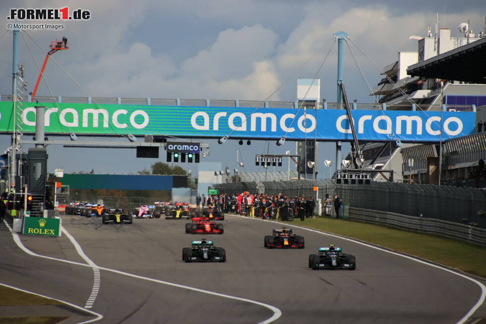 Valtteri Bottas (Mercedes), Lewis Hamilton (Mercedes), Max Verstappen (Red Bull) und Charles Leclerc (Ferrari) Valtteri Bottas (Mercedes), Lewis Hamilton (Mercedes), Max Verstappen (Red Bull) und Charles Leclerc (Ferrari)