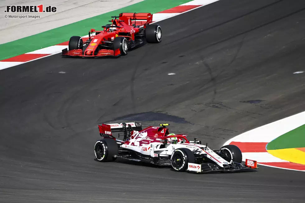 Foto zur News: Antonio Giovinazzi (Alfa Romeo) und Sebastian Vettel (Ferrari)