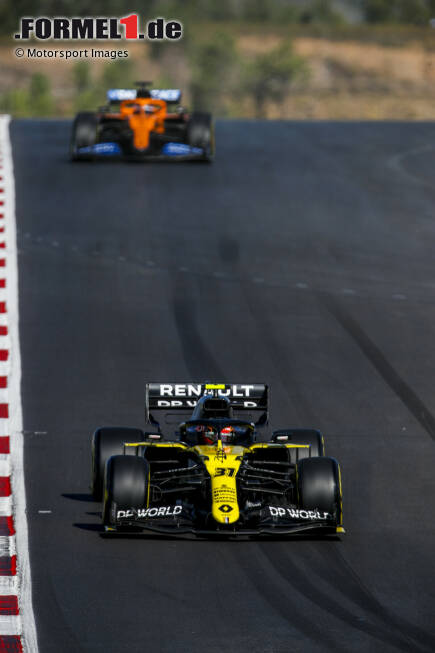 Foto zur News: Esteban Ocon (Renault) und Carlos Sainz (McLaren)