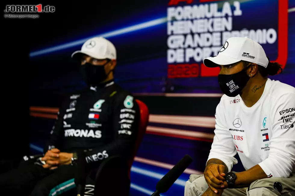 Foto zur News: Valtteri Bottas (Mercedes) und Lewis Hamilton (Mercedes)