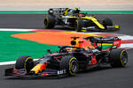 Foto zur News: Max Verstappen (Red Bull) und Esteban Ocon (Renault)