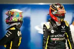 Foto zur News: Daniel Ricciardo (Renault) und Esteban Ocon (Renault)