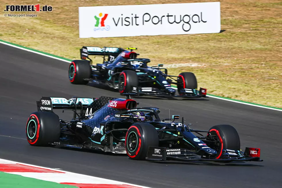 Foto zur News: Lewis Hamilton (Mercedes) und Valtteri Bottas (Mercedes)