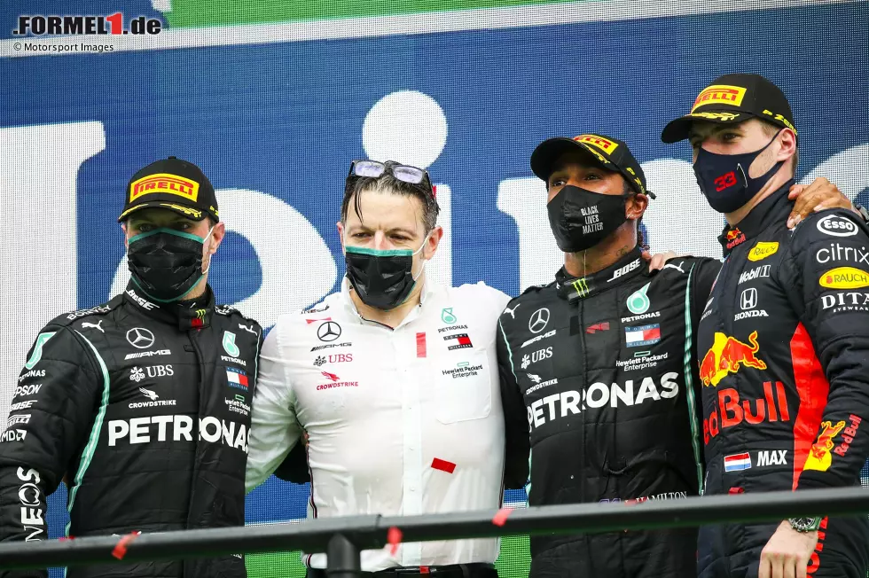 Foto zur News: Valtteri Bottas (Mercedes), Lewis Hamilton (Mercedes) und Max Verstappen (Red Bull)